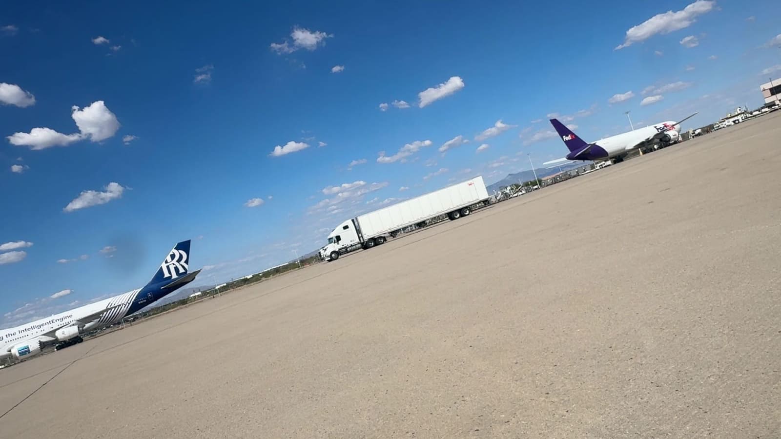 TNT airport